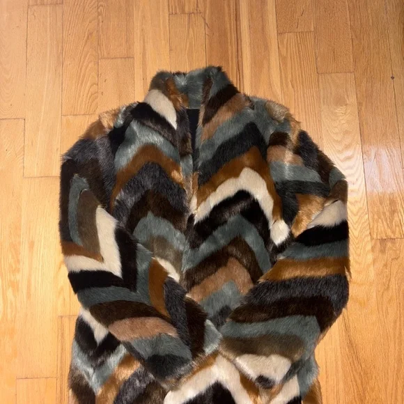 Chevron Pattern Faux Fur Jacket - Picture 2 of 3